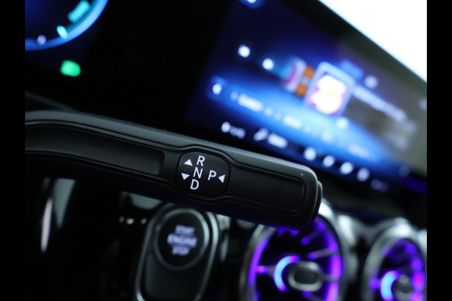 Mercedes-Benz GLA 250 e AMG Plug-In Hybride | Panoramadak | Elect bed. voorstoelen met menory | Camera achter parking support | 5 spaakslichtmetalen velgen | Inclusief 24 maanden MB Certified garantie voor Europa.