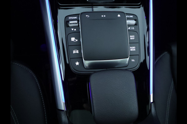 Mercedes-Benz GLA 250 e AMG Plug-In Hybride | Panoramadak | Elect bed. voorstoelen met menory | Camera achter parking support | 5 spaakslichtmetalen velgen | Inclusief 24 maanden MB Certified garantie voor Europa.