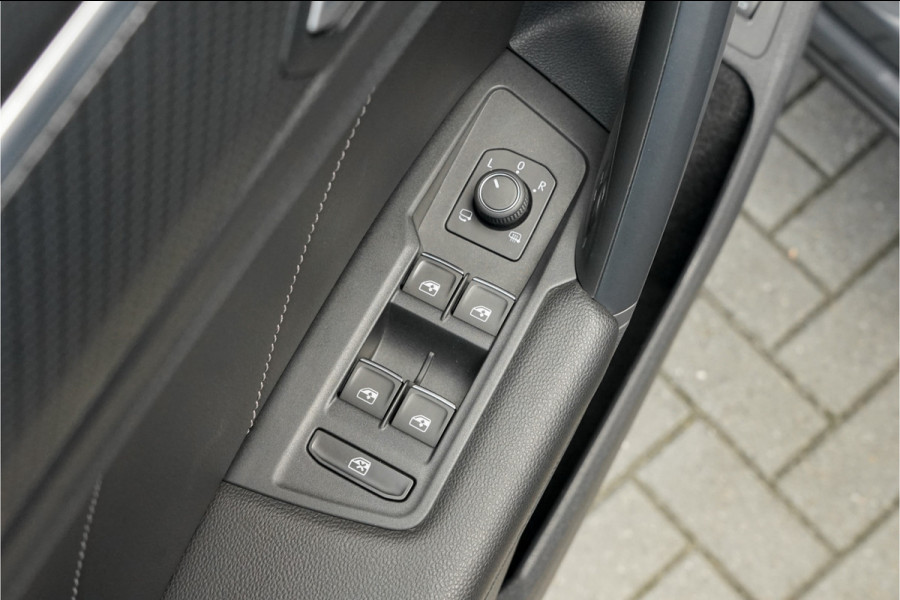 Volkswagen Tiguan 1.4 TSI eHybrid R-Line Pano HUD 360° Black Style Trekhaak