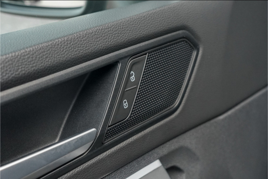 Volkswagen Tiguan 1.4 TSI eHybrid R-Line Pano HUD 360° Black Style Trekhaak