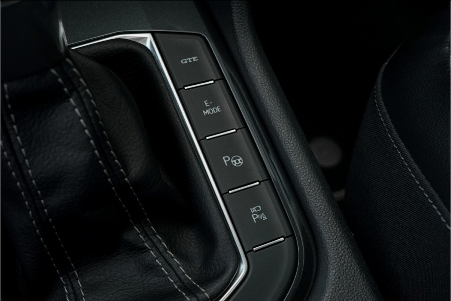 Volkswagen Tiguan 1.4 TSI eHybrid R-Line Pano HUD 360° Black Style Trekhaak