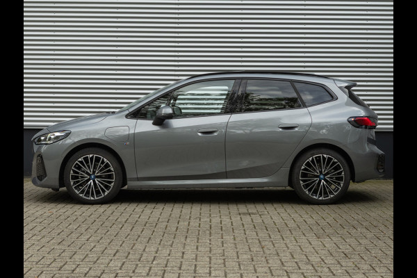 BMW 2 Serie Active Tourer 225e xDrive M-Sport - Pano - Head-up - Harman Kardon