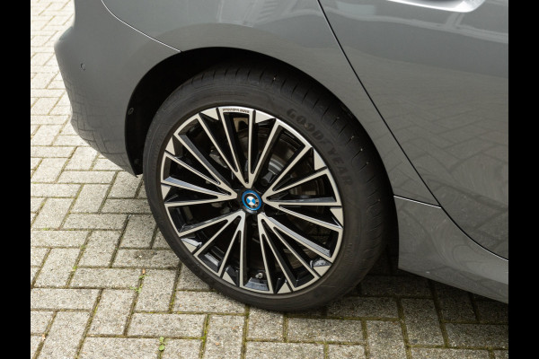 BMW 2 Serie Active Tourer 225e xDrive M-Sport - Pano - Head-up - Harman Kardon