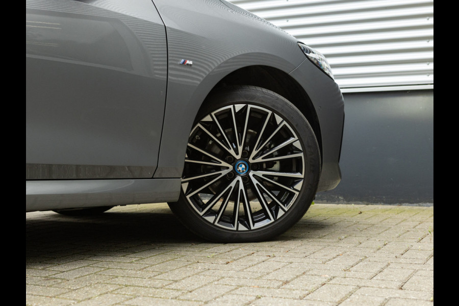 BMW 2 Serie Active Tourer 225e xDrive M-Sport - Pano - Head-up - Harman Kardon