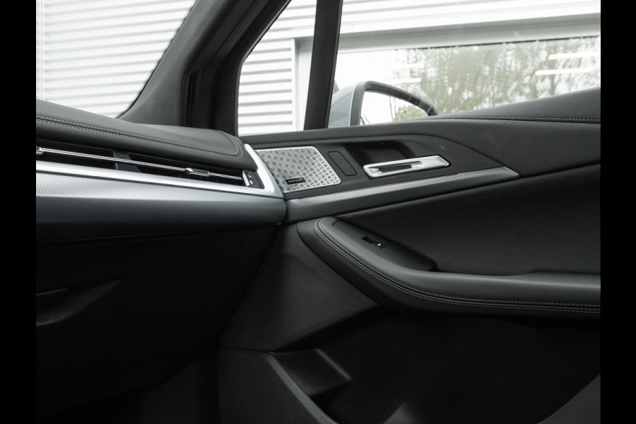 BMW 2 Serie Active Tourer 225e xDrive M-Sport - Pano - Head-up - Harman Kardon