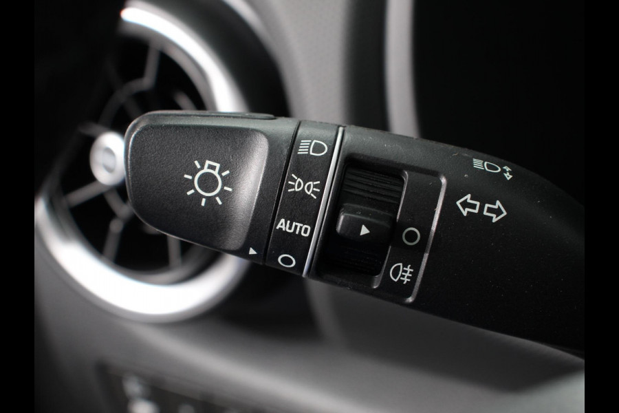 Hyundai Kona 1.0 T-GDI Comfort Climate control Cruise control Parkeersensoren LED Keyless Navigatie Apple Carplay/ Android Auto