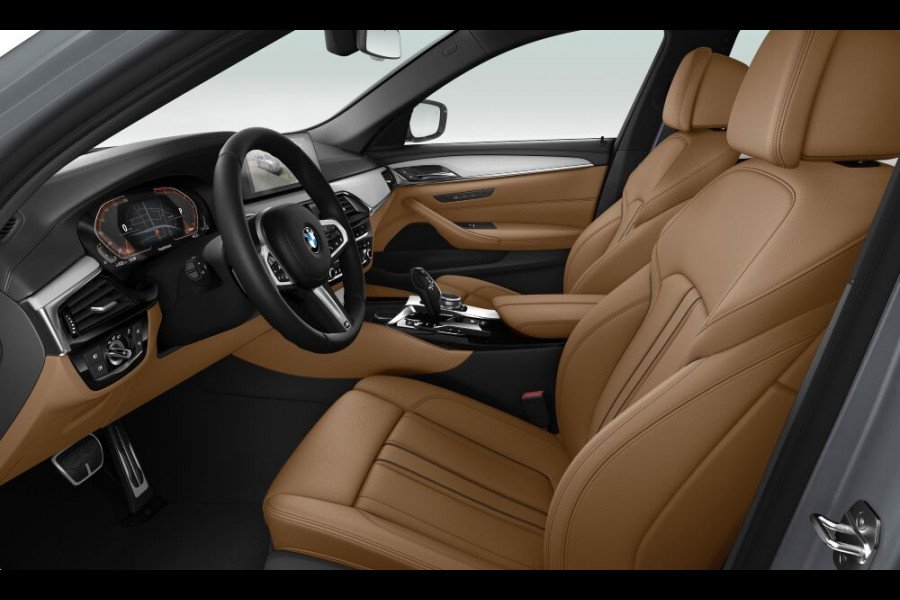 BMW 5 Serie Touring 530i M-Sport - Pano - Trekhaak - Comfortzetels - Driving + Parking Ass Plus - Hifi