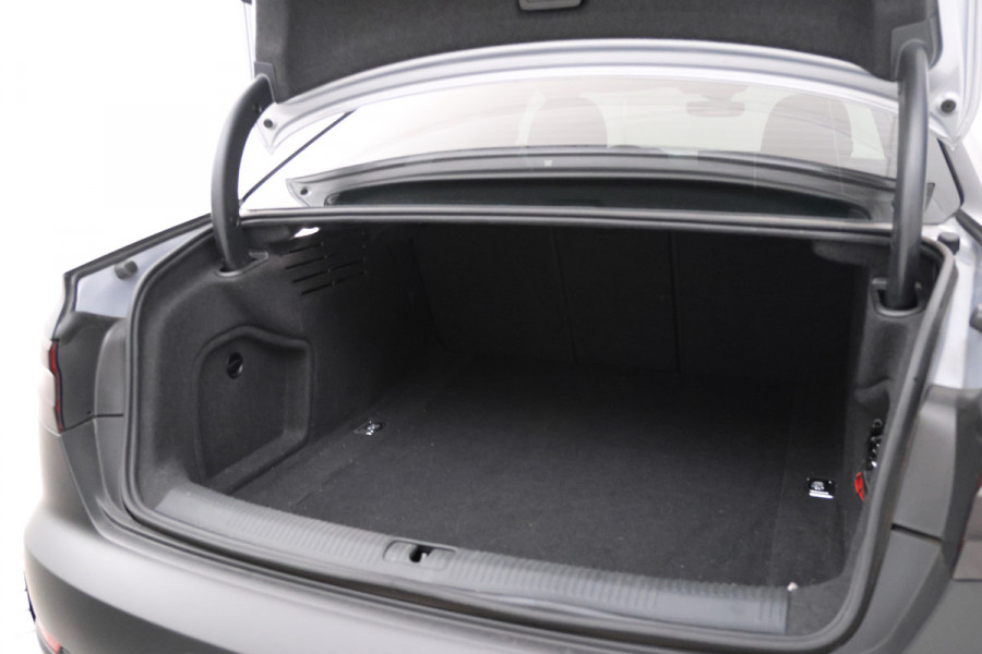Audi A4 Limousine 2.0 TFSI MHEV Sport S line black edition Leer, Virtual dash! S-Line, Trekhaak