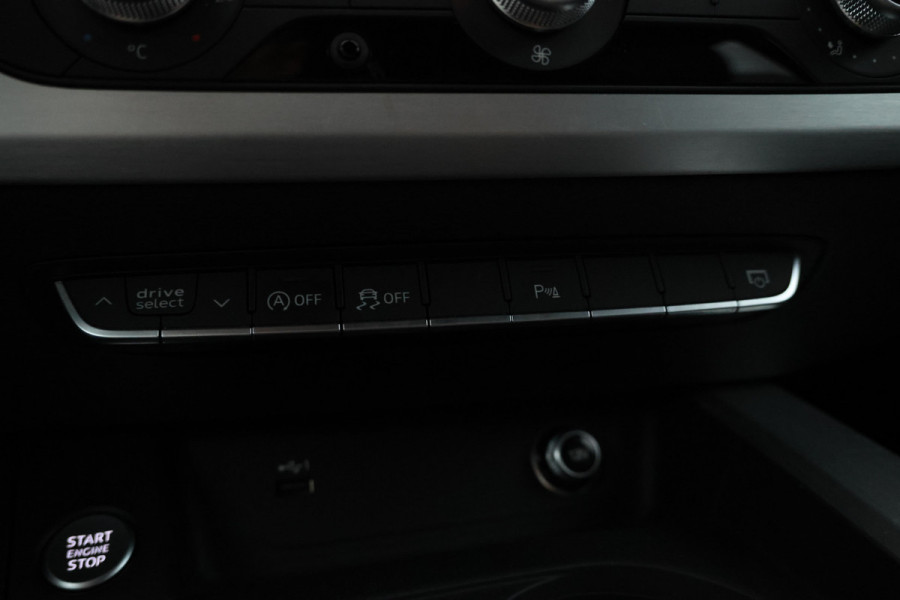 Audi A4 Limousine 2.0 TFSI MHEV Sport S line black edition Leer, Virtual dash! S-Line, Trekhaak