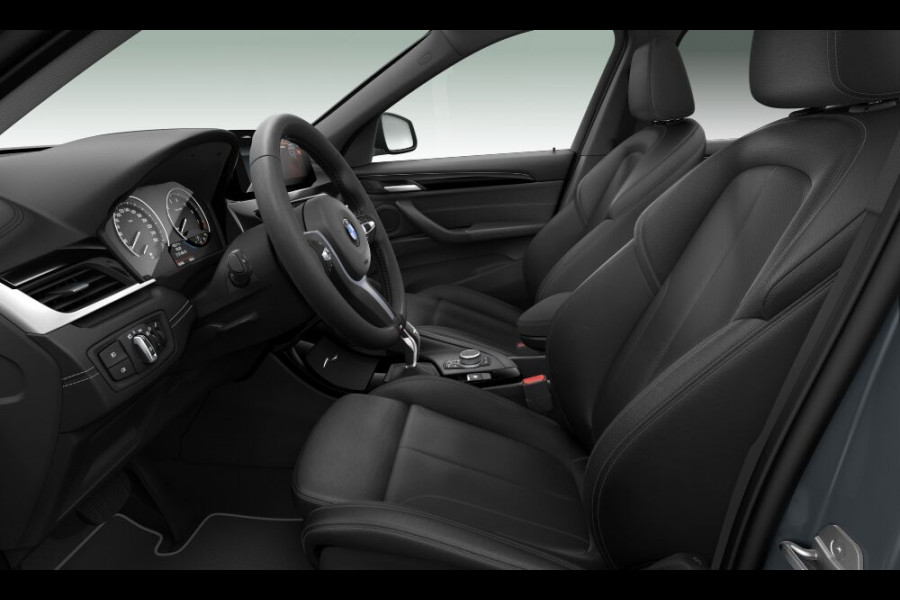 BMW X1 sDrive20i M-Sport - Pano - Trekhaak - Camera - Head-Up - Hifi - Navi Plus