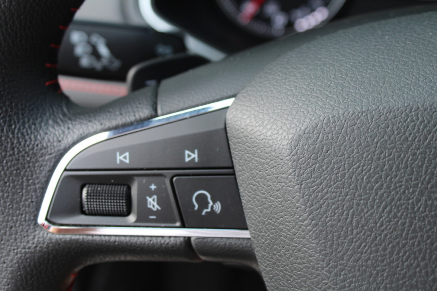 Seat Arona 1.0 TSI 116pk FR Business Intense DSG7 NL-Auto NAP Clima Cruise Navi Carplay BEATS 18"LMV Trekhaak 1100kg