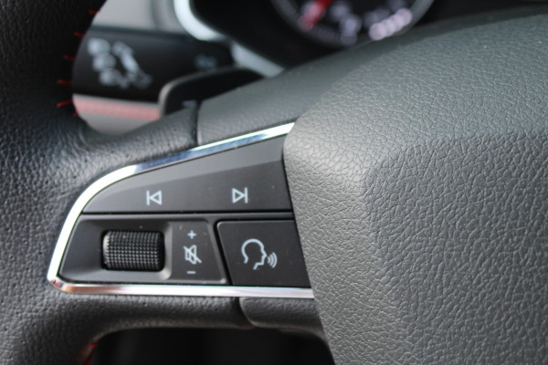 Seat Arona 1.0 TSI 116pk FR Business Intense DSG7 NL-Auto NAP Clima Cruise Navi Carplay BEATS 18"LMV Trekhaak 1100kg
