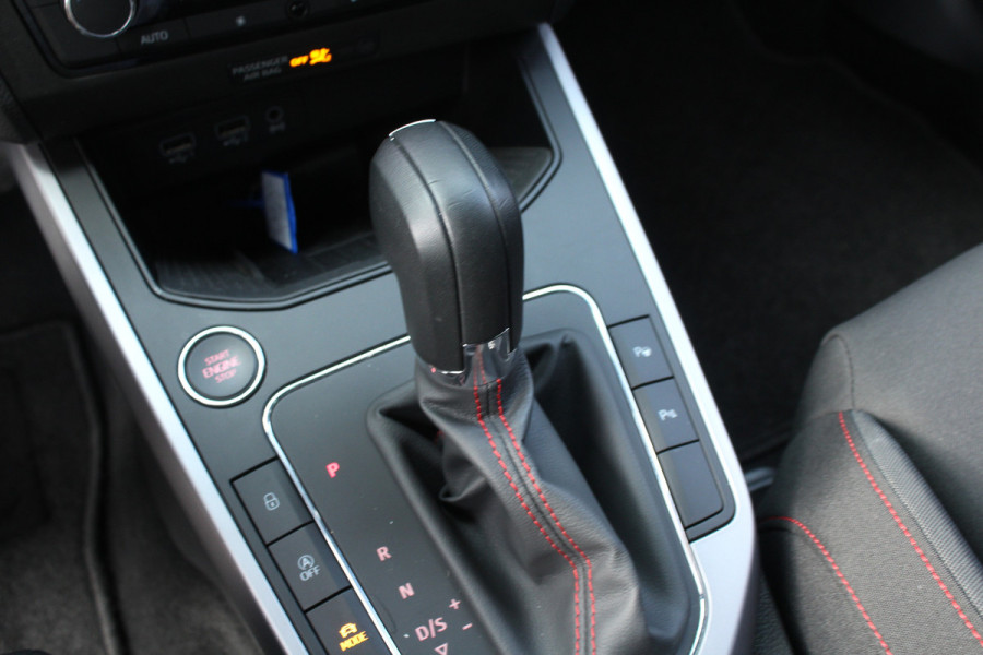 Seat Arona 1.0 TSI 116pk FR Business Intense DSG7 NL-Auto NAP Clima Cruise Navi Carplay BEATS 18"LMV Trekhaak 1100kg