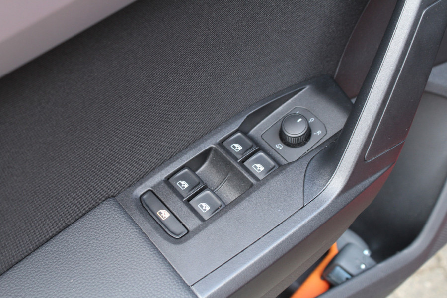 Seat Arona 1.0 TSI 116pk FR Business Intense DSG7 NL-Auto NAP Clima Cruise Navi Carplay BEATS 18"LMV Trekhaak 1100kg