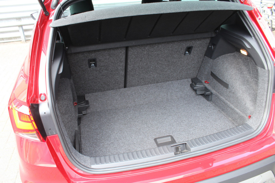 Seat Arona 1.0 TSI 116pk FR Business Intense DSG7 NL-Auto NAP Clima Cruise Navi Carplay BEATS 18"LMV Trekhaak 1100kg