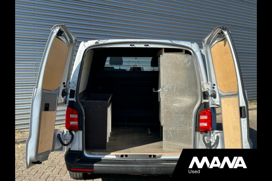 Volkswagen Transporter 2.0TDI L2H1 DC 5 Zits Trekhaak Airco Cruise control Sidebars