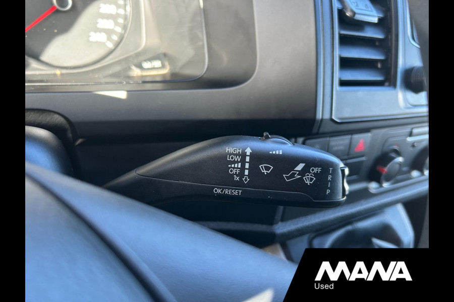 Volkswagen Transporter 2.0TDI L2H1 DC 5 Zits Trekhaak Airco Cruise control Sidebars