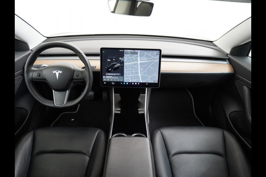 Tesla Model 3 RWD SR+ 60kWh 325PK TREKHAAK FSD 3-Computer 18" AutoPilot Leder PanoDak Adaptive-Cruise Lmv Camera's Elektr.-Stuur+Stoelen+Spieg Navi LED Comfortstoelen ACC DAB Voorverwarmen interieur via App Keyless via Telefoonsleutel One-Pedal-Drive 1.000KG Trekgewicht! Origineel Nederlandse auto tot 11kw laden thuis! 1.584kg licht! Accu Garantie tot 29-06-2028/160.000km