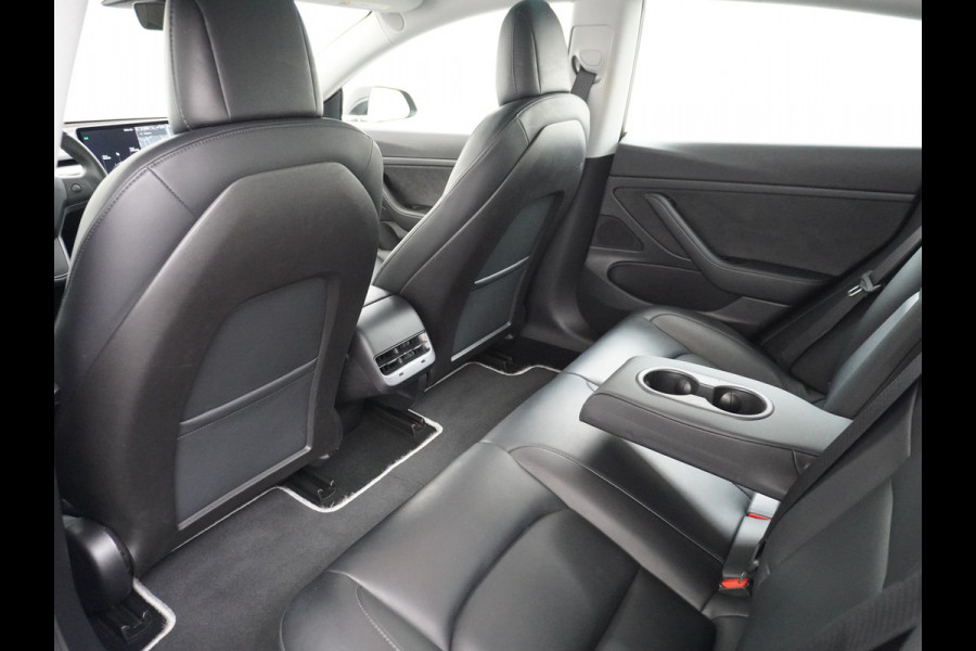 Tesla Model 3 RWD SR+ 60kWh 325PK TREKHAAK FSD 3-Computer 18" AutoPilot Leder PanoDak Adaptive-Cruise Lmv Camera's Elektr.-Stuur+Stoelen+Spieg Navi LED Comfortstoelen ACC DAB Voorverwarmen interieur via App Keyless via Telefoonsleutel One-Pedal-Drive 1.000KG Trekgewicht! Origineel Nederlandse auto tot 11kw laden thuis! 1.584kg licht! Accu Garantie tot 29-06-2028/160.000km