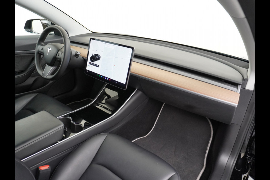 Tesla Model 3 RWD SR+ 60kWh 325PK TREKHAAK FSD 3-Computer 18" AutoPilot Leder PanoDak Adaptive-Cruise Lmv Camera's Elektr.-Stuur+Stoelen+Spieg Navi LED Comfortstoelen ACC DAB Voorverwarmen interieur via App Keyless via Telefoonsleutel One-Pedal-Drive 1.000KG Trekgewicht! Origineel Nederlandse auto tot 11kw laden thuis! 1.584kg licht! Accu Garantie tot 29-06-2028/160.000km