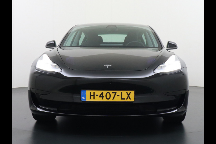 Tesla Model 3 RWD SR+ 60kWh 325PK TREKHAAK FSD 3-Computer 18" AutoPilot Leder PanoDak Adaptive-Cruise Lmv Camera's Elektr.-Stuur+Stoelen+Spieg Navi LED Comfortstoelen ACC DAB Voorverwarmen interieur via App Keyless via Telefoonsleutel One-Pedal-Drive 1.000KG Trekgewicht! Origineel Nederlandse auto tot 11kw laden thuis! 1.584kg licht! Accu Garantie tot 29-06-2028/160.000km
