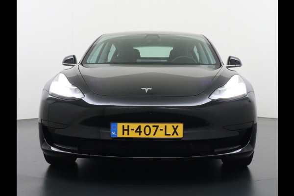 Tesla Model 3 RWD SR+ 60kWh 325PK TREKHAAK FSD 3-Computer 18" AutoPilot Leder PanoDak Adaptive-Cruise Lmv Camera's Elektr.-Stuur+Stoelen+Spieg Navi LED Comfortstoelen ACC DAB Voorverwarmen interieur via App Keyless via Telefoonsleutel One-Pedal-Drive 1.000KG Trekgewicht! Origineel Nederlandse auto tot 11kw laden thuis! 1.584kg licht! Accu Garantie tot 29-06-2028/160.000km