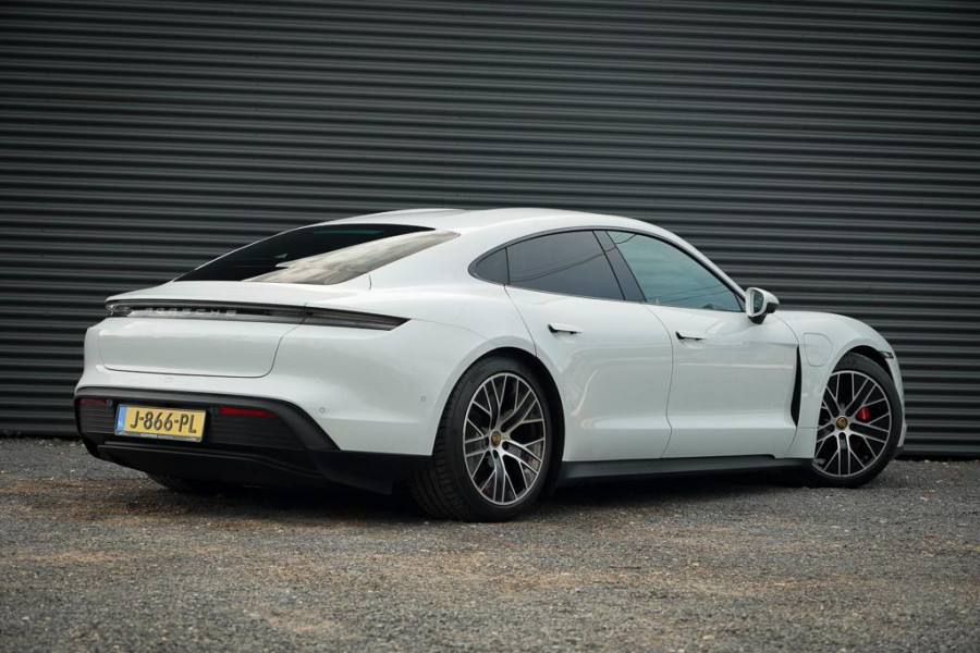 Porsche Taycan 4S Performance 84 kWh / 4Wiel Sturing / Warmtepomp / Sportstoelen