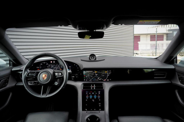Porsche Taycan 4S Performance 84 kWh / 4Wiel Sturing / Warmtepomp / Sportstoelen
