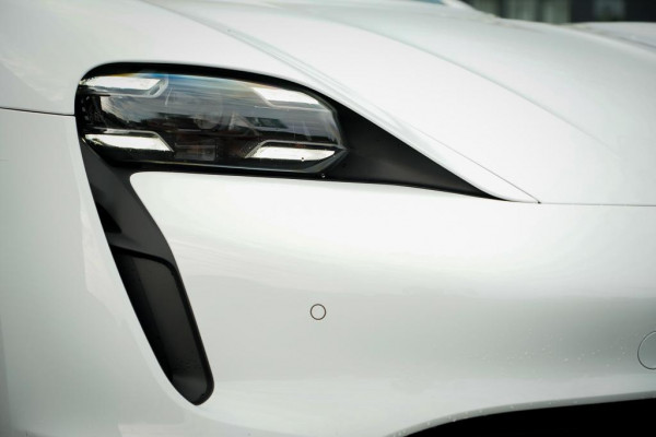 Porsche Taycan 4S Performance 84 kWh / 4Wiel Sturing / Warmtepomp / Sportstoelen