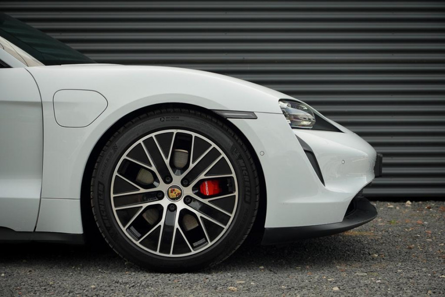 Porsche Taycan 4S Performance 84 kWh / 4Wiel Sturing / Warmtepomp / Sportstoelen