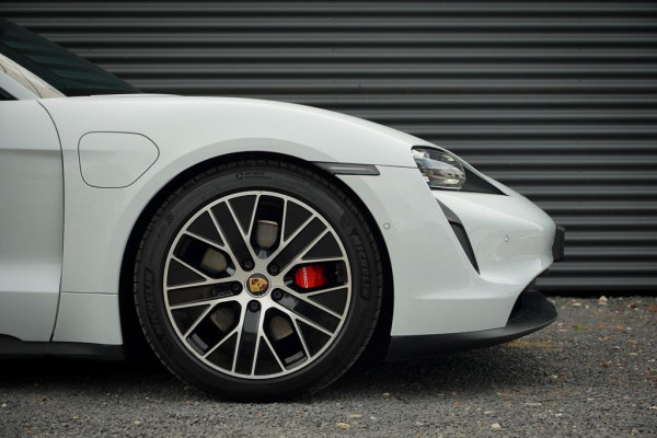 Porsche Taycan 4S Performance 84 kWh / 4Wiel Sturing / Warmtepomp / Sportstoelen
