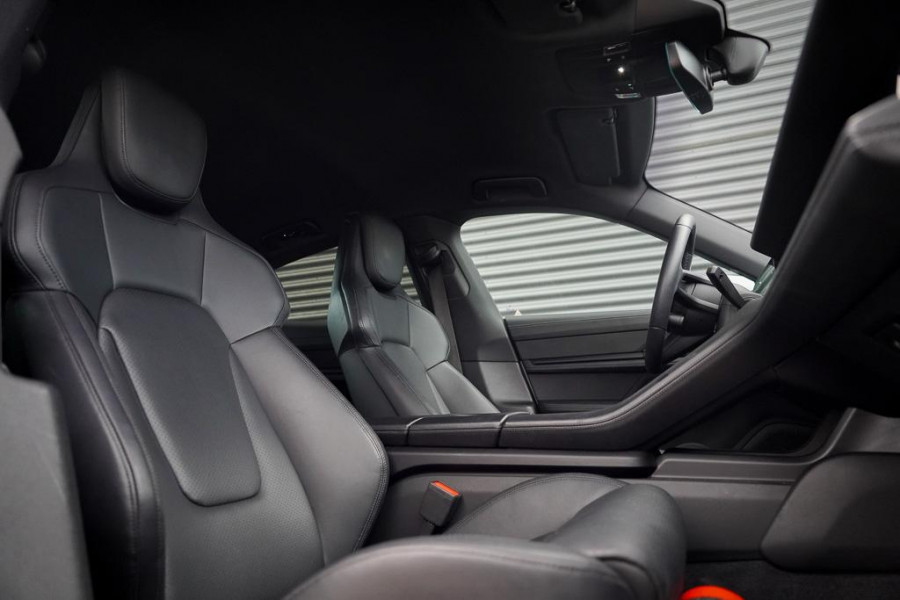 Porsche Taycan 4S Performance 84 kWh / 4Wiel Sturing / Warmtepomp / Sportstoelen