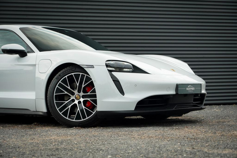 Porsche Taycan 4S Performance 84 kWh / 4Wiel Sturing / Warmtepomp / Sportstoelen