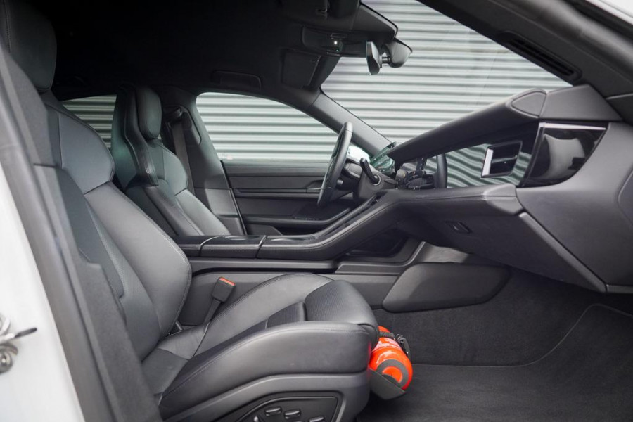 Porsche Taycan 4S Performance 84 kWh / 4Wiel Sturing / Warmtepomp / Sportstoelen