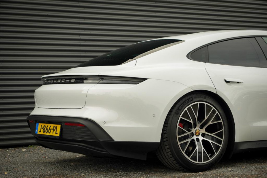 Porsche Taycan 4S Performance 84 kWh / 4Wiel Sturing / Warmtepomp / Sportstoelen