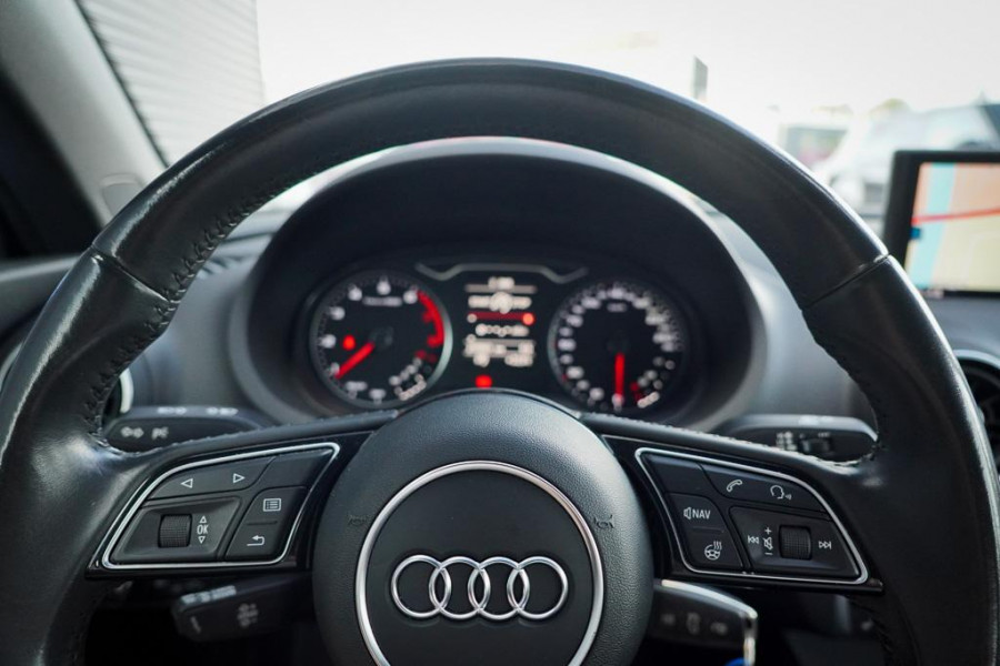 Audi A3 Cabriolet 1.4 TFSI CoD Pro Line / Trekhaak / Stuurwielverwarming / NL Auto