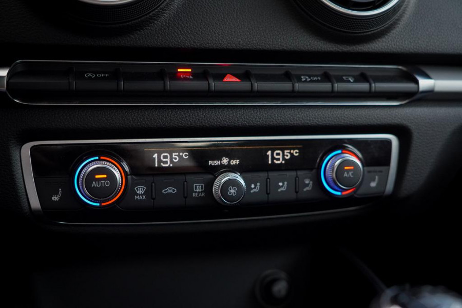 Audi A3 Cabriolet 1.4 TFSI CoD Pro Line / Trekhaak / Stuurwielverwarming / NL Auto