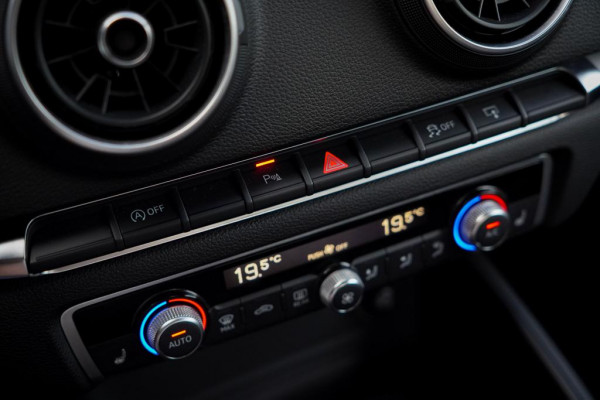 Audi A3 Cabriolet 1.4 TFSI CoD Pro Line / Trekhaak / Stuurwielverwarming / NL Auto