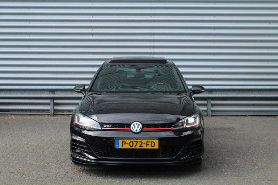 Volkswagen Golf 2.0 TSI 290pk GTI TCR DSG7 Panoramadak Clima Cruise Navi Camera Akrapovic Dig. Cockpit 18"LMV