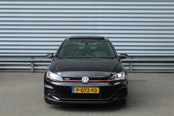 Volkswagen Golf 2.0 TSI 290pk GTI TCR DSG7 Panoramadak Clima Cruise Navi Camera Akrapovic Dig. Cockpit 18"LMV