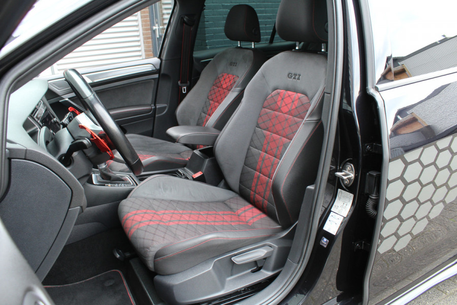 Volkswagen Golf 2.0 TSI 290pk GTI TCR DSG7 Panoramadak Clima Cruise Navi Camera Akrapovic Dig. Cockpit 18"LMV