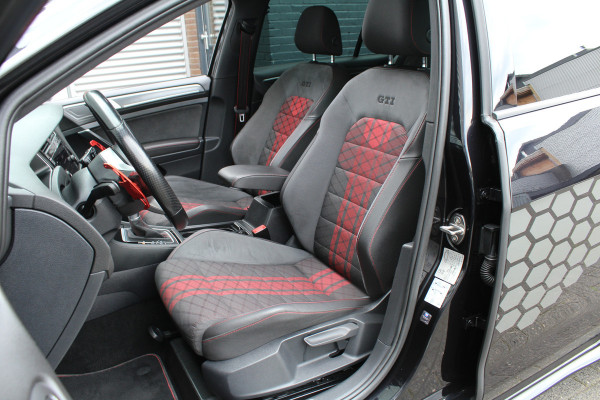 Volkswagen Golf 2.0 TSI 290pk GTI TCR DSG7 Panoramadak Clima Cruise Navi Camera Akrapovic Dig. Cockpit 18"LMV