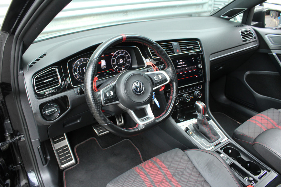 Volkswagen Golf 2.0 TSI 290pk GTI TCR DSG7 Panoramadak Clima Cruise Navi Camera Akrapovic Dig. Cockpit 18"LMV