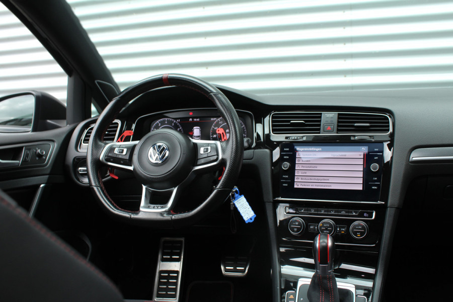 Volkswagen Golf 2.0 TSI 290pk GTI TCR DSG7 Panoramadak Clima Cruise Navi Camera Akrapovic Dig. Cockpit 18"LMV