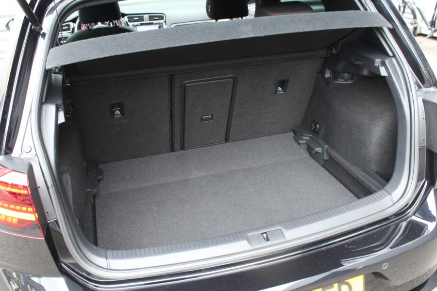 Volkswagen Golf 2.0 TSI 290pk GTI TCR DSG7 Panoramadak Clima Cruise Navi Camera Akrapovic Dig. Cockpit 18"LMV