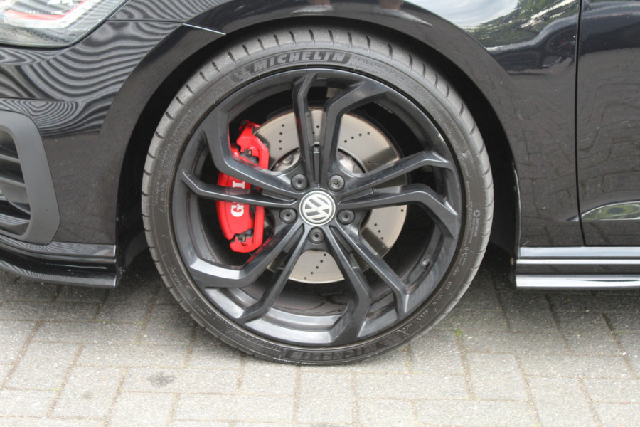 Volkswagen Golf 2.0 TSI 290pk GTI TCR DSG7 Panoramadak Clima Cruise Navi Camera Akrapovic Dig. Cockpit 18"LMV