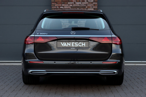 Mercedes-Benz E-Klasse Estate 300 e Luxury Line Aut9 | Distronic Pro | Keyless Go | Camera | Dodehoekassistent | High Perf. LED | Zitcomfortpakket |