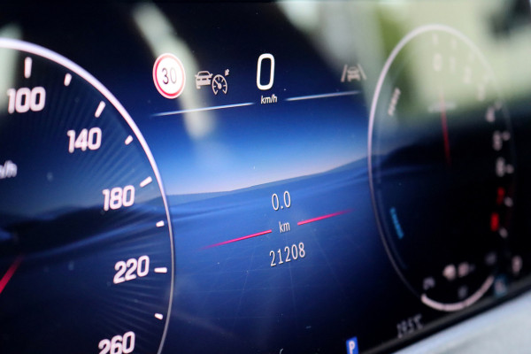 Mercedes-Benz E-Klasse Estate 300 e Luxury Line Aut9 | Distronic Pro | Keyless Go | Camera | Dodehoekassistent | High Perf. LED | Zitcomfortpakket |
