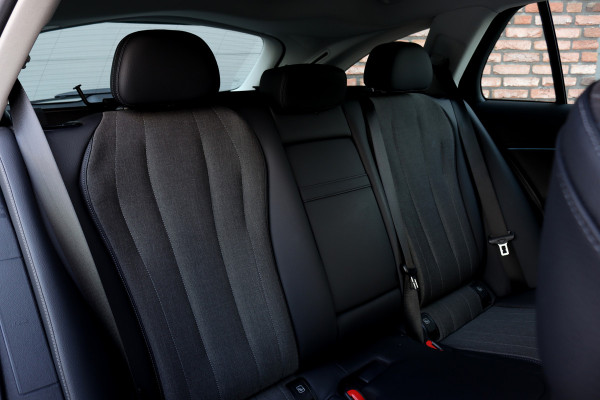 Mercedes-Benz E-Klasse Estate 300 e Luxury Line Aut9 | Distronic Pro | Keyless Go | Camera | Dodehoekassistent | High Perf. LED | Zitcomfortpakket |