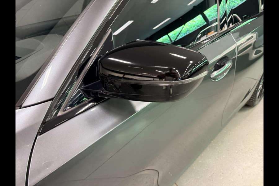 BMW 3 Serie Touring 330e xDrive BLACK-LINE SPORT NAVI/V-COCKPIT/DAB/CARPLAY/SFEERVERL/CAM/